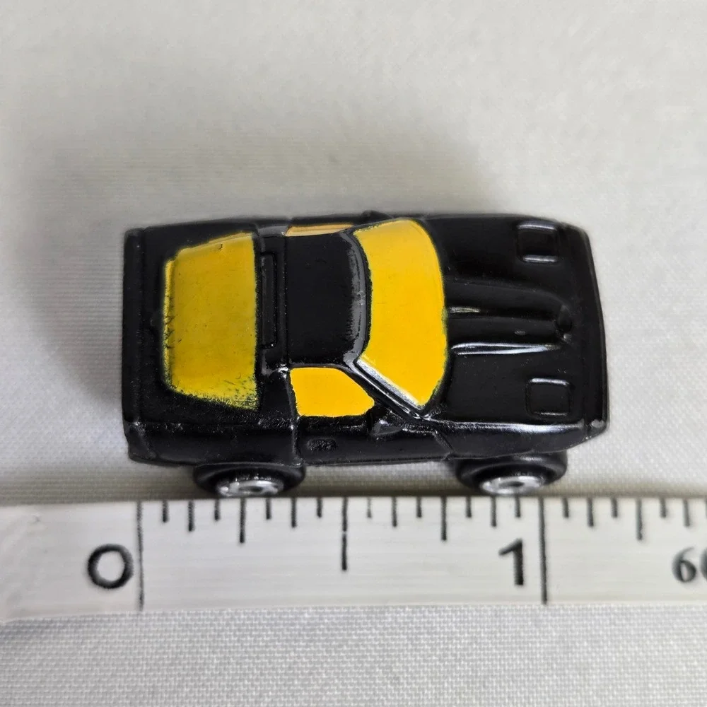Galoob Micro Machines Chevrolet Corvette, Black/Yellow, 1.25